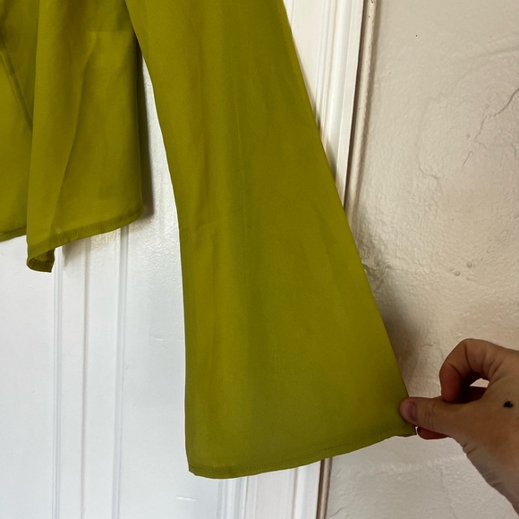 NWT White Fox Sweet Seduction Lime Green Long Sleeve Tie Front Blouse M - Picture 4 of 13